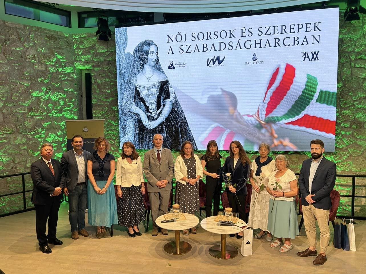 „A szabadságharc mécsesei - Női sorsok és szerepek a szabadságharcban” címmel emlékeztünk az 1848/49-es szabadságharc női szereplőire, a férfiak mellett és mögött álló nőkre, feleségekre, családanyákra.